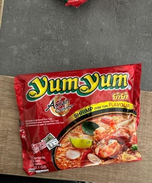 Sachet de nouilles instantanées YumYum